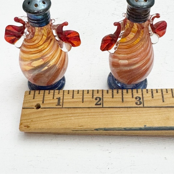 Gorgeous Vintage Hand Blown Art Glass Cranberry Swirl  Salt & Pepper Shakers - Picture 12 of 12